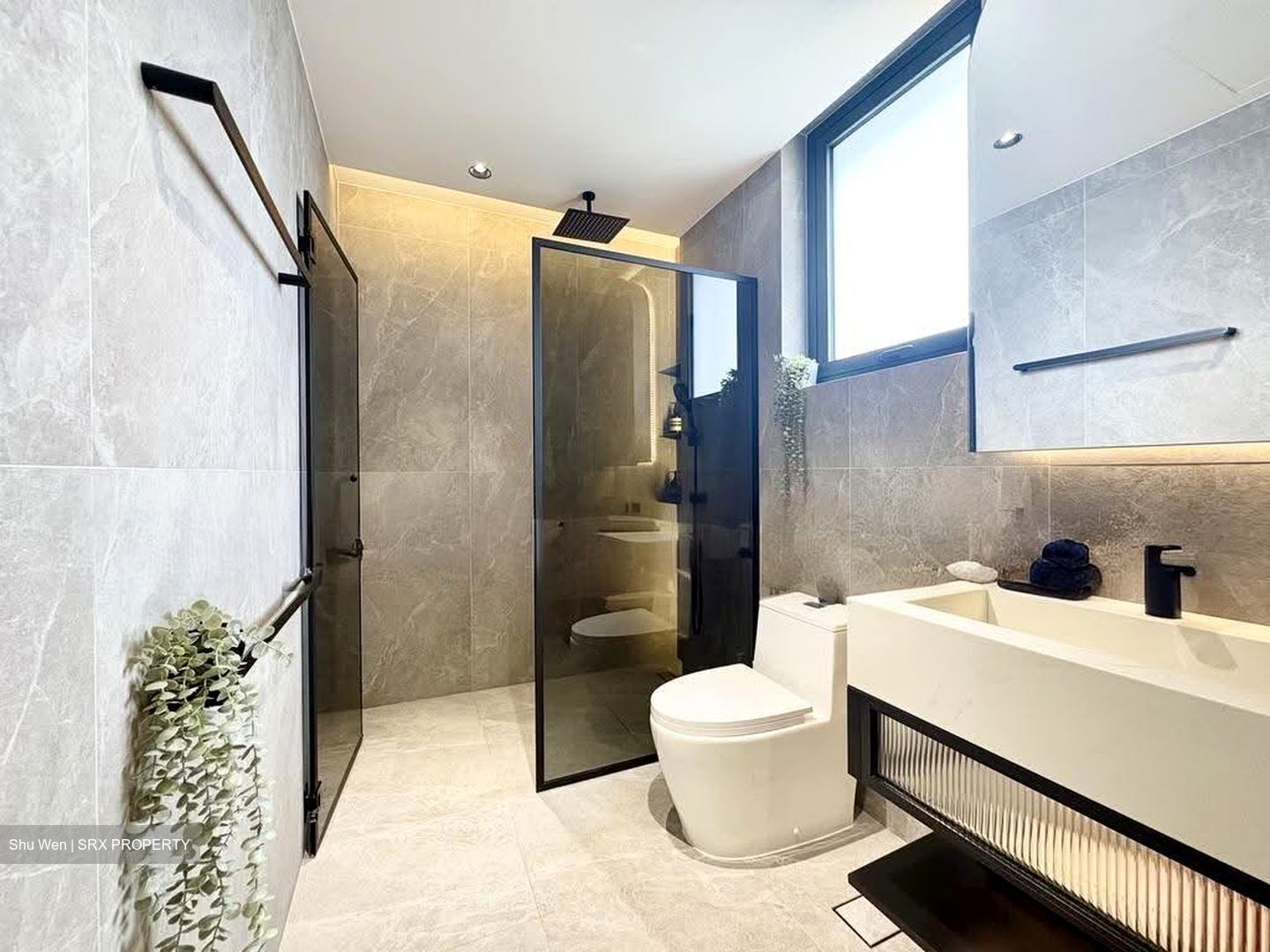 Sembawang Hills Estate (D20), Terrace #636374641